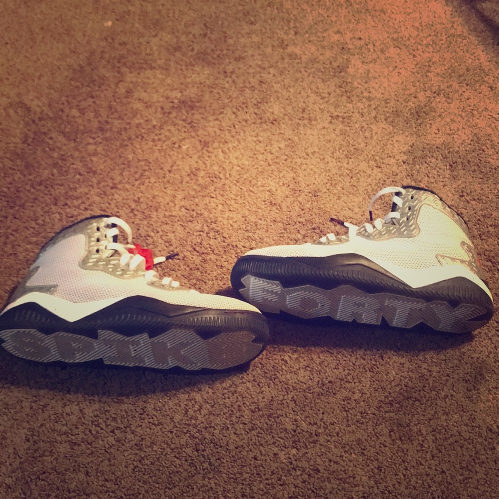 Air jordan spike forty